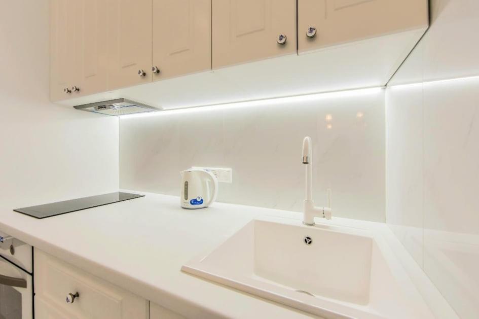 Apartment 1 50m2 Center Of Obolon Near River Side. Smart Plaza Kiew