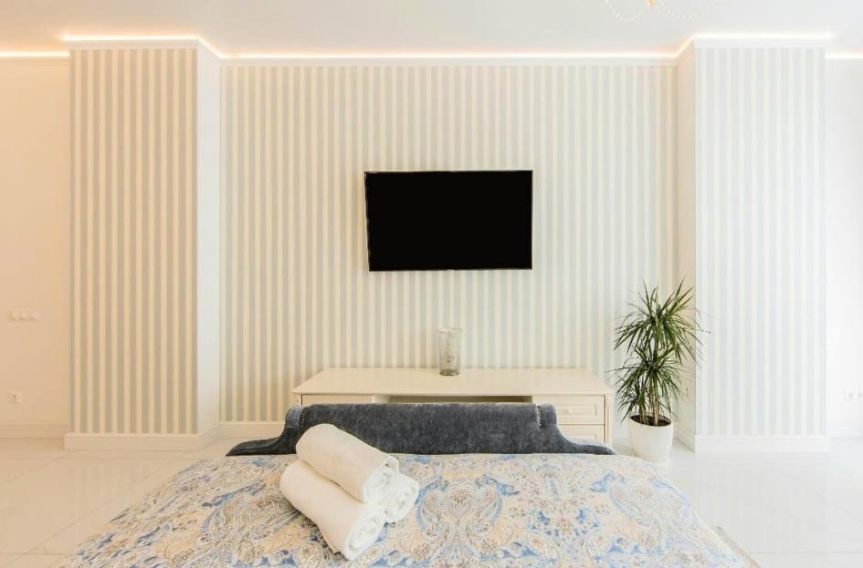 1 50m2 Center Of Obolon Near River Side. Smart Plaza Apartment